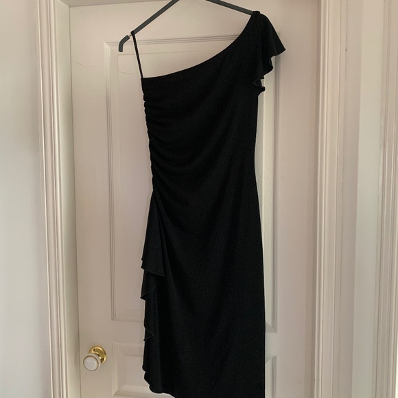 Black One Shoulder Dress (size 4-6) - Picture 4 of 4